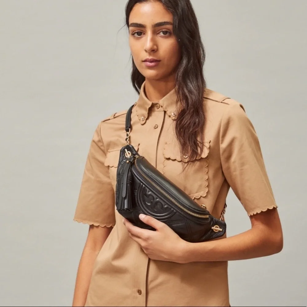 Tory Burch Black Leather Crossbody Bag in perfect condition - Picture 4 of 10